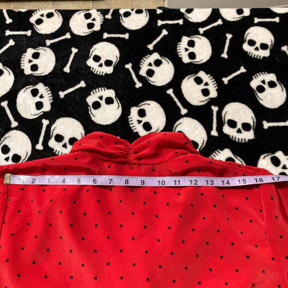 Collections Internationale Dark red black diamond print blouse ~ MEDIUM LARGE - Picture 11 of 13